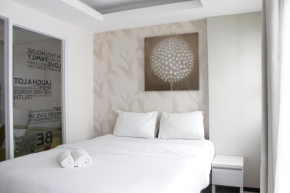 Spacious & Stylish Studio at Gateway Pasteur Apartment By Travelio